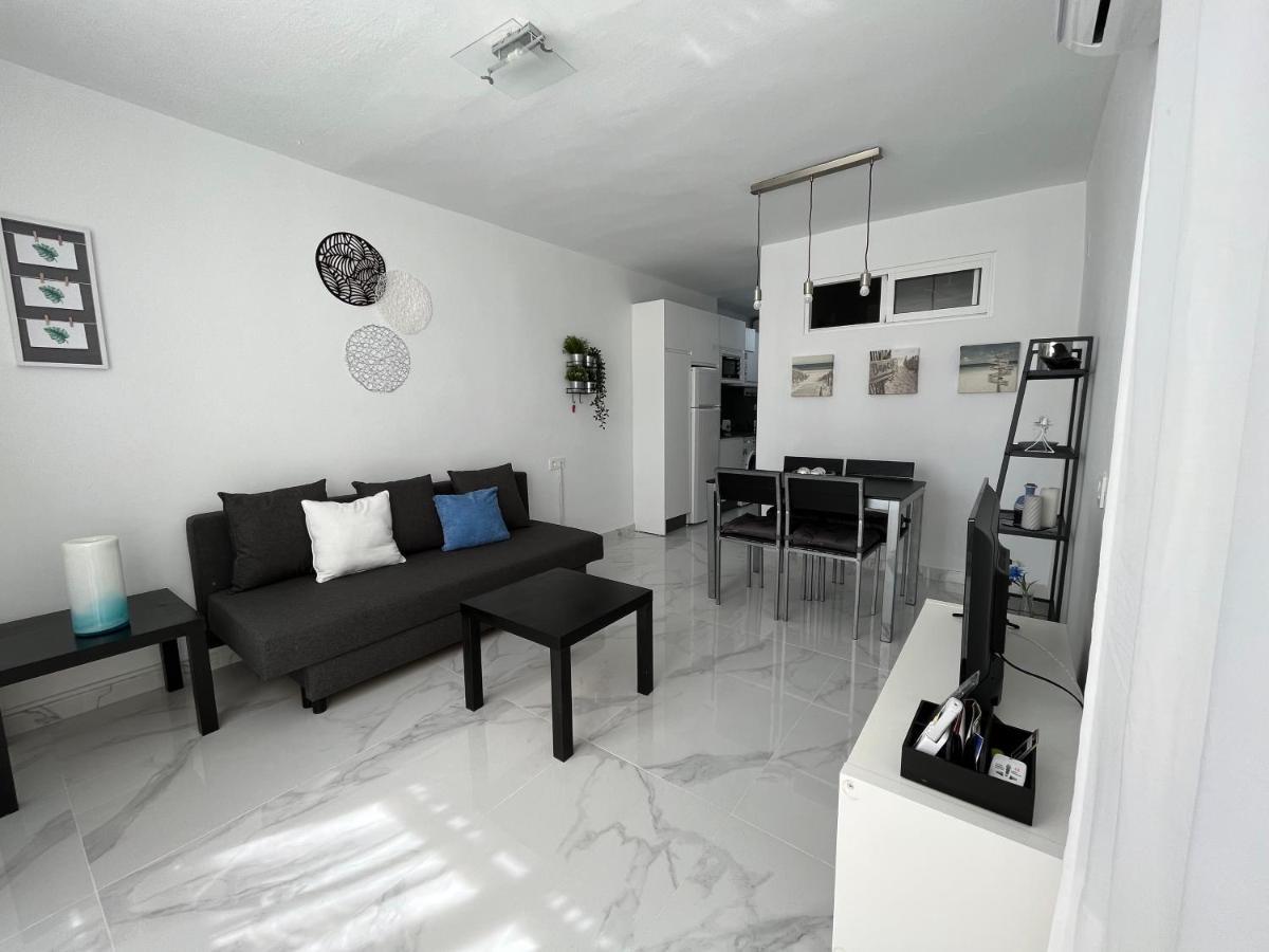 Apartamento Con Piscina Y Barbacoa Apartman La Cala Del Moral Kültér fotó