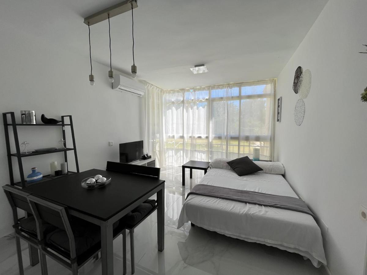 Apartamento Con Piscina Y Barbacoa Apartman La Cala Del Moral Kültér fotó